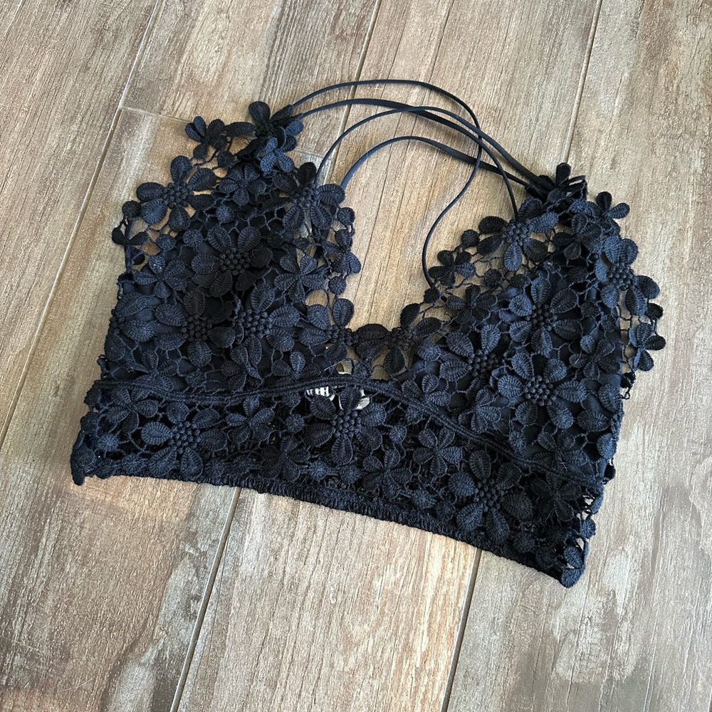 NWOT Intimately by Free People black lace bralette SMALL